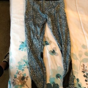 Lululemon workout capris!!